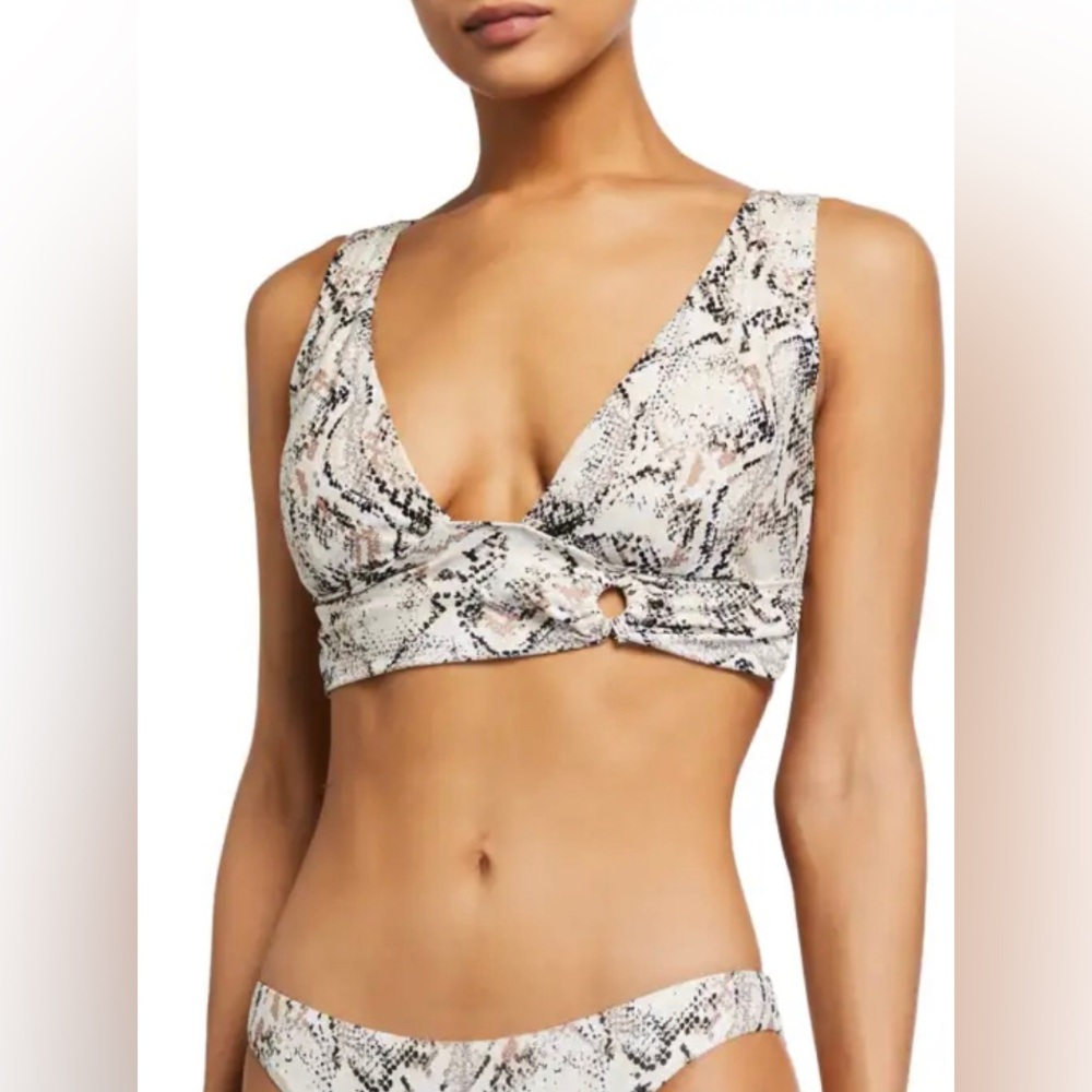 Letarte
Misti High-Apex Triangle Bikini Top